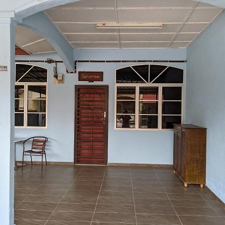 Aryani Homestay Kampong Kelemak Dış mekan fotoğraf
