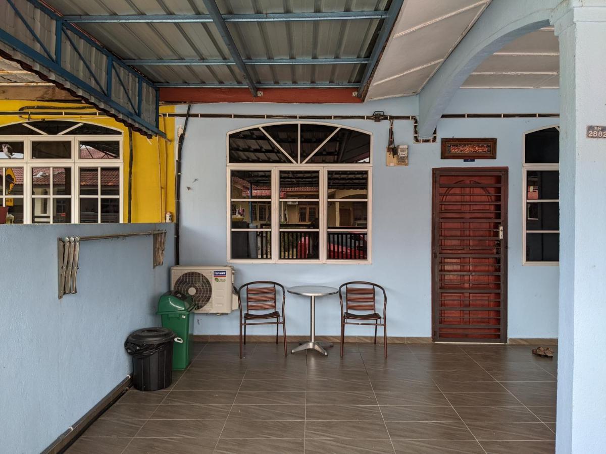 Aryani Homestay Kampong Kelemak Oda fotoğraf