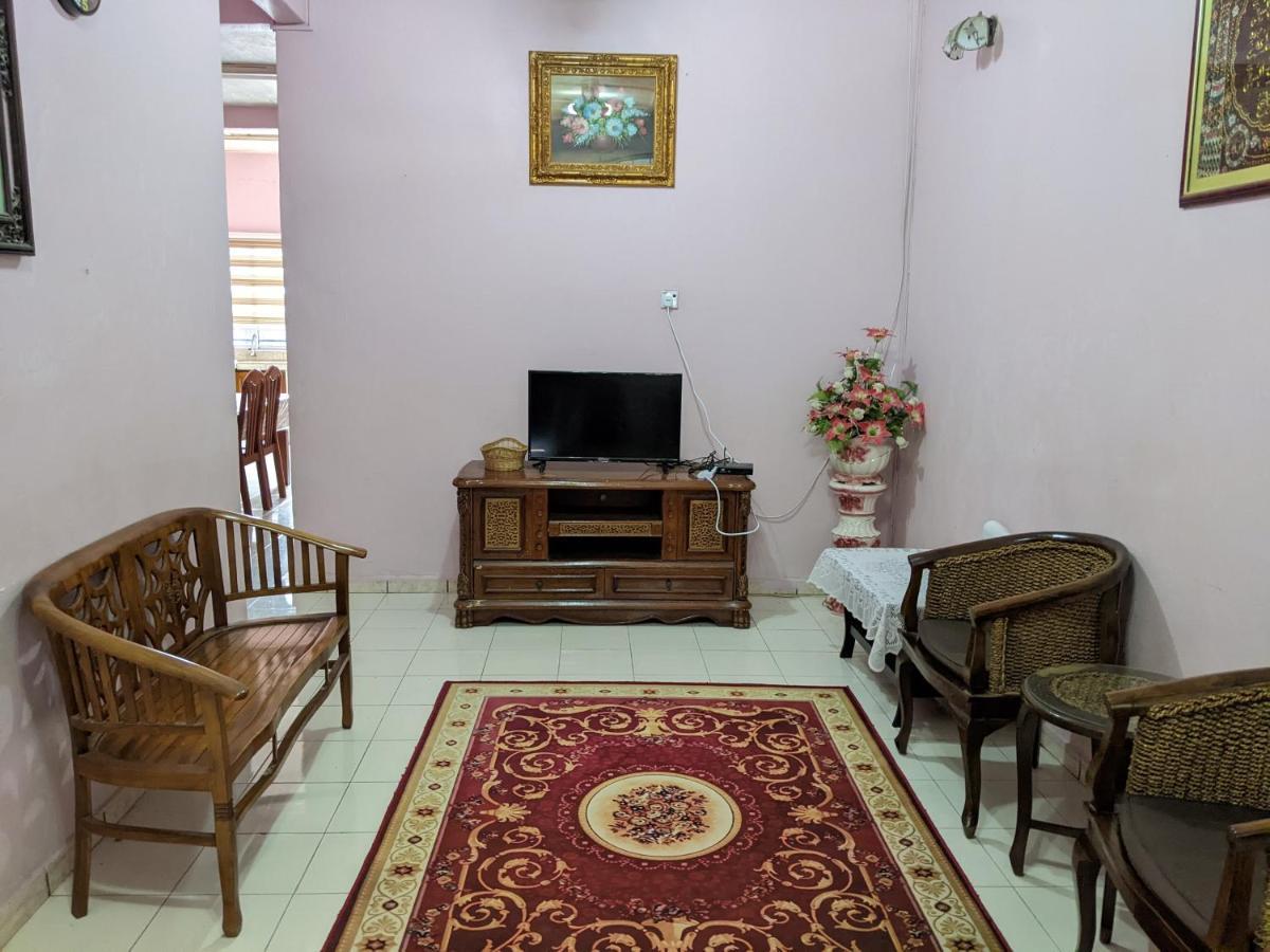 Aryani Homestay Kampong Kelemak Oda fotoğraf